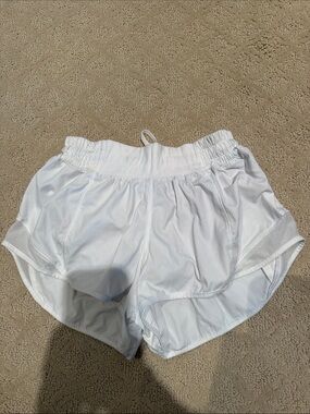 Lululemon shorts 2.5 inch hotty hot